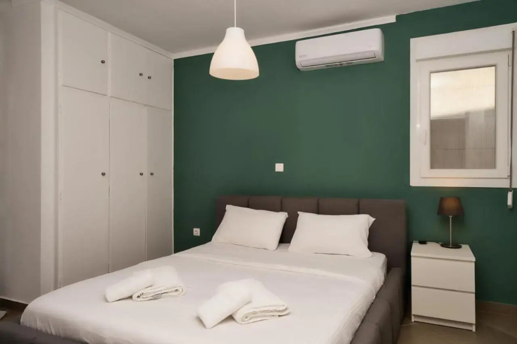 Central 2BR flat Glyfada Center
