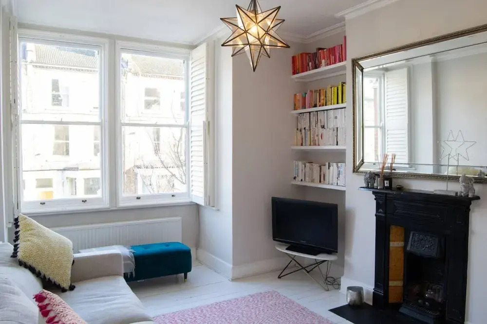 Stunning First Floor Flat In Excellent Location