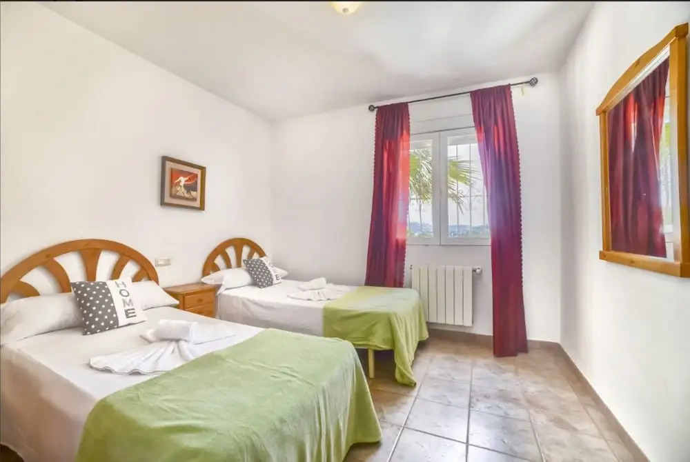 Villa - 5 Bedrooms - 107482