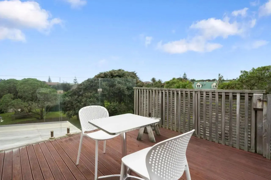 Stroll to the Sea - Te Horo Beach Holiday House
