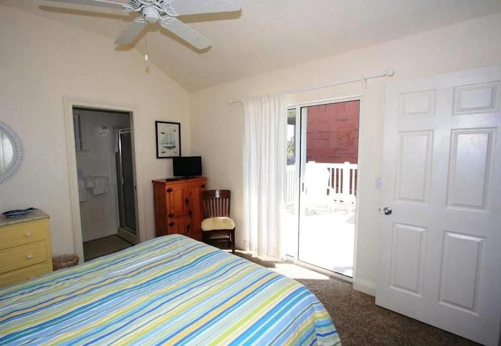 Sunday Cottage by Destin Getaways
