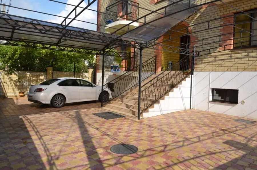 Natela Guest House