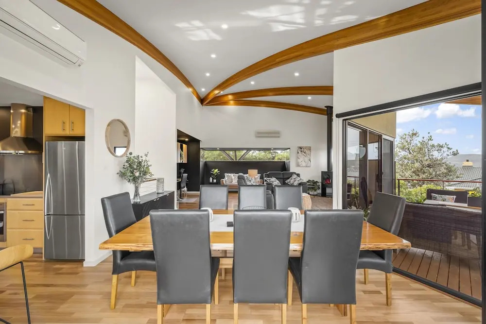 Tree Top Views - 4 Bedroom House
