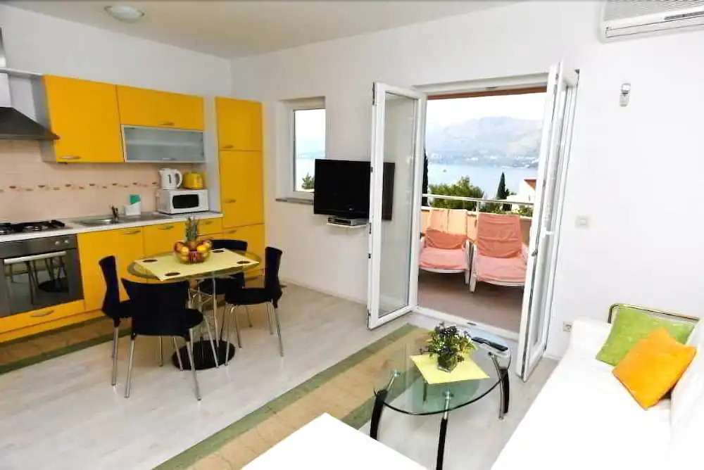 Apartments Villa Ana