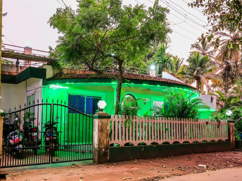 OYO 18552 Irize Emerald