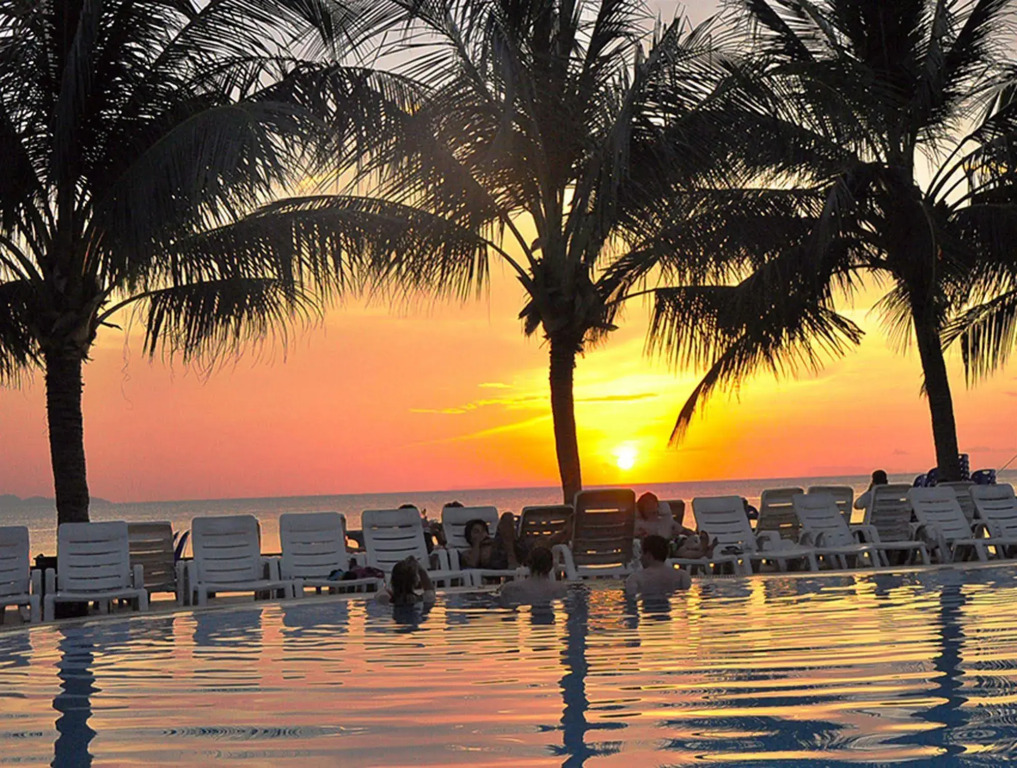 Coral Resort & Bungalows