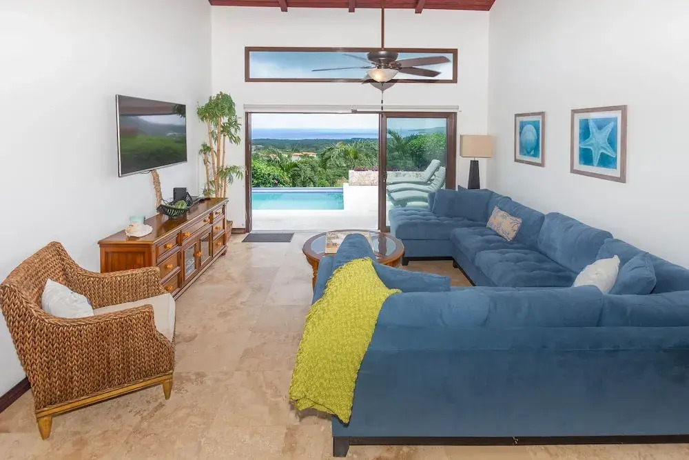 Pristine Bay Villa 1304 with large pool - 3 bedroom condo