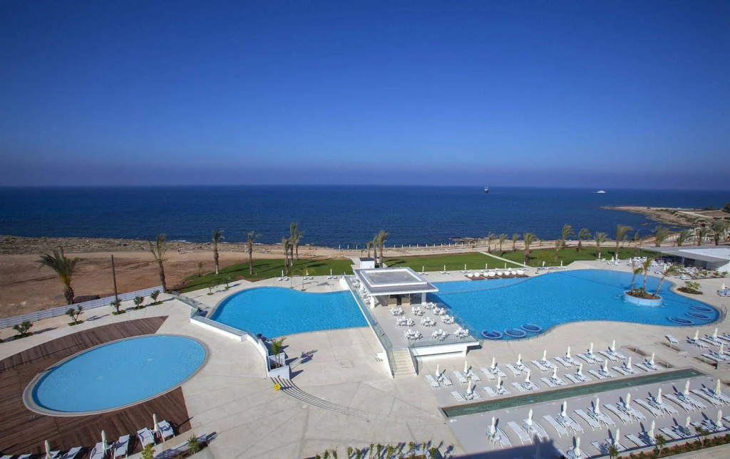 King Evelthon Beach Hotel & Resort