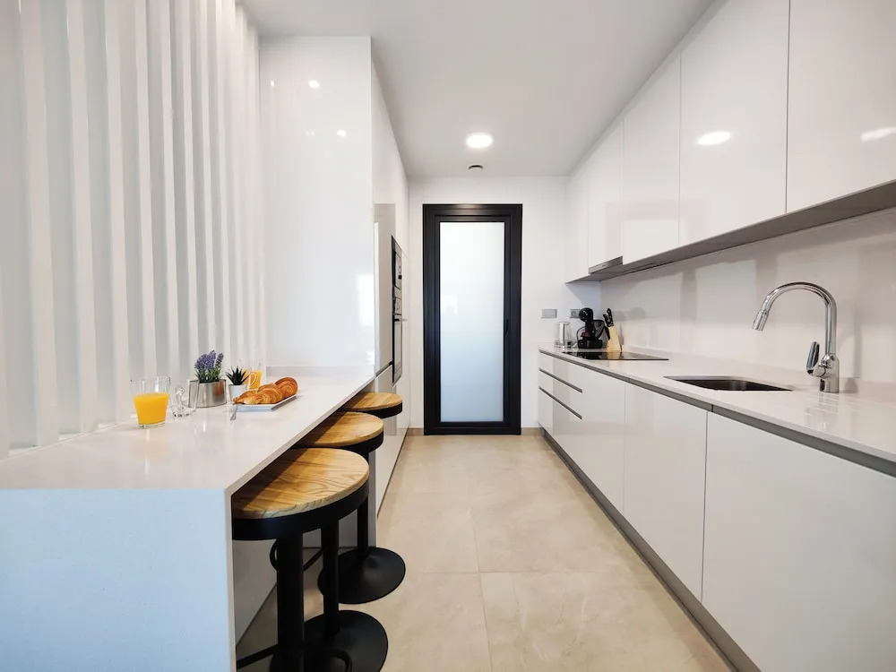 Sunset Cliffs Apartments Tower 1