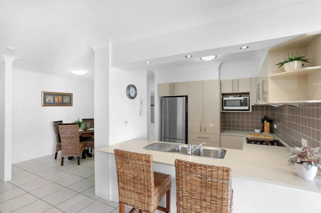 Breakers North Absolute Beachfront Apartments - Official