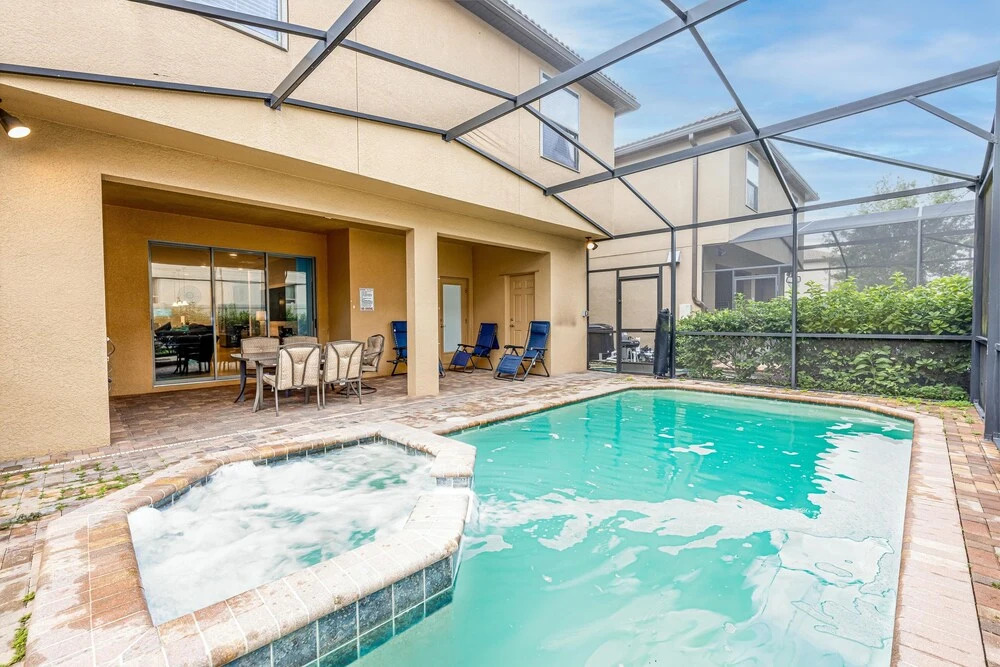 9050wws 6 Bedroom Home by Redawning