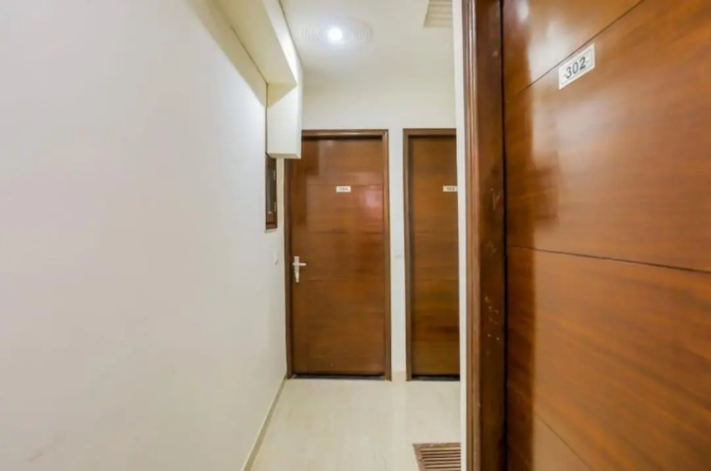 Hotel Almati Inn Near Delhi IGI Airport