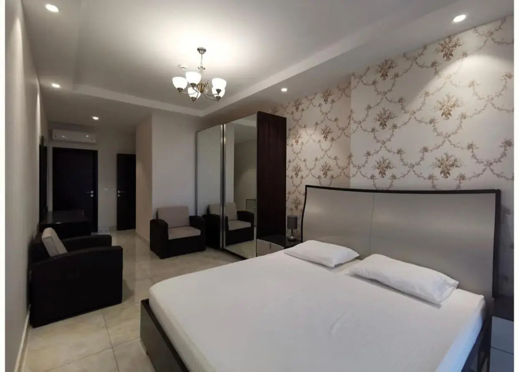 Incredible 3 Bedroom Apartment Space Available