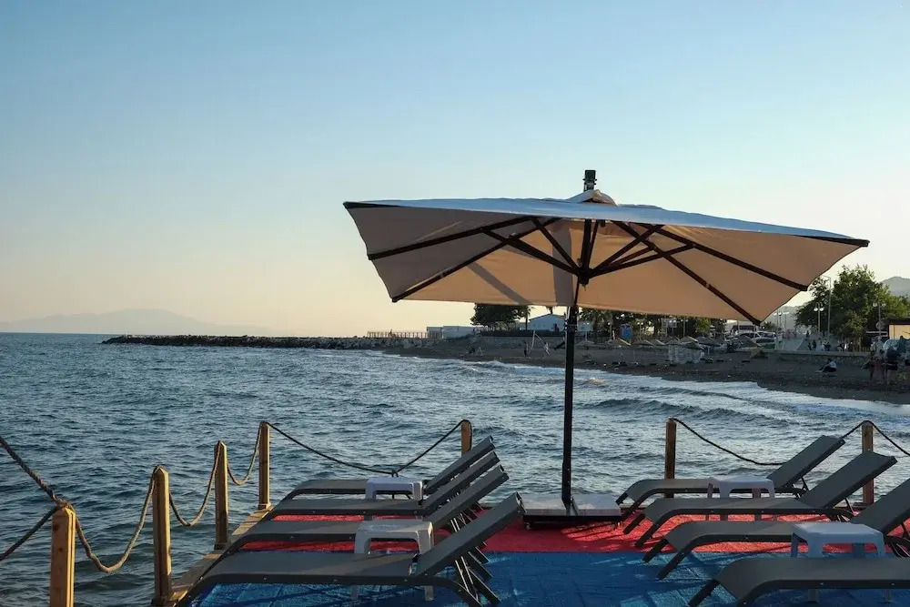 Gargaron Beach Hotel