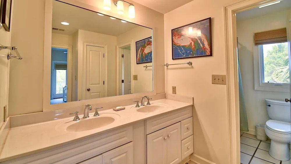 134 Maison Blanche 7 Br Home by RedAwning