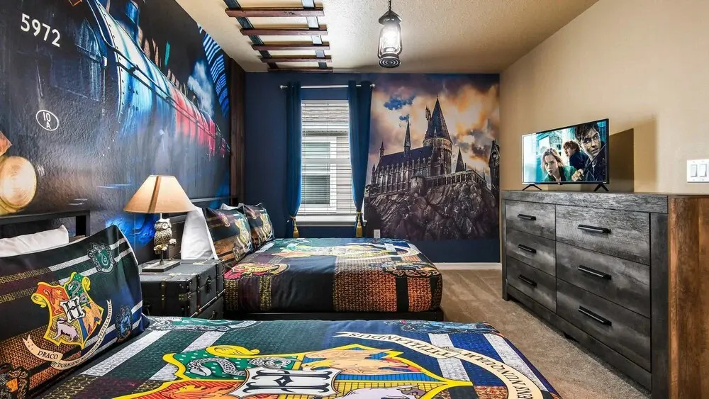 Spacious Home: Private Pool & Resort Access