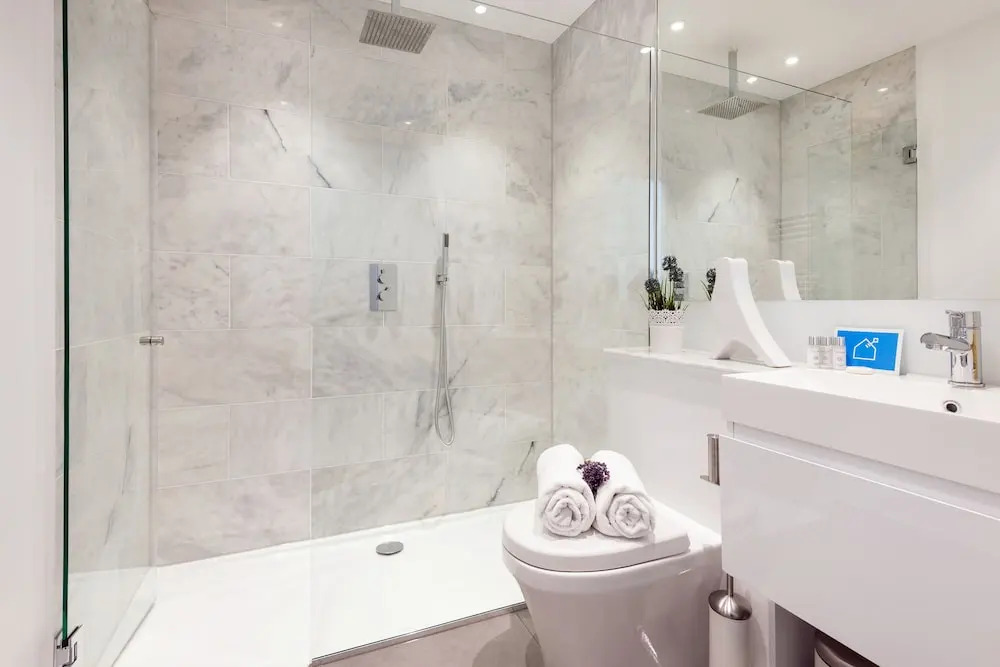The Lillie Road Residence