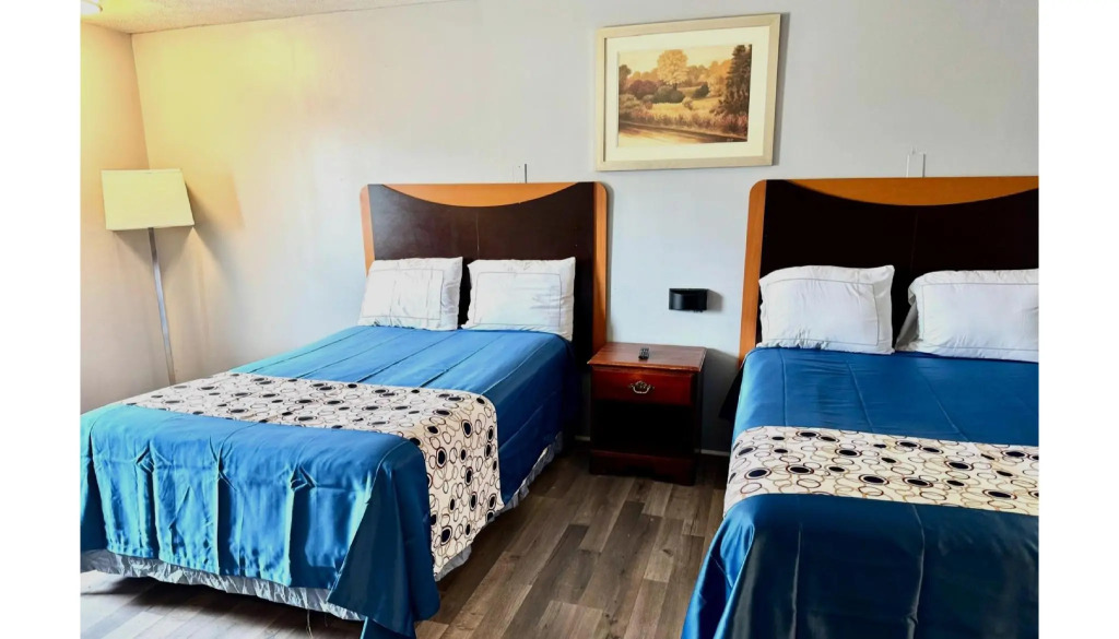Отель Econo Lodge Warrensville Heights