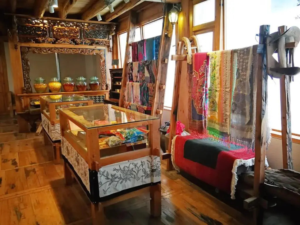 Courtyard Shangri-la 藏舍小院