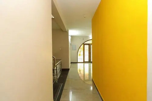OYO 16798 Rj Residency