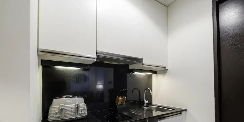 LUX The JW Marina Studio 3