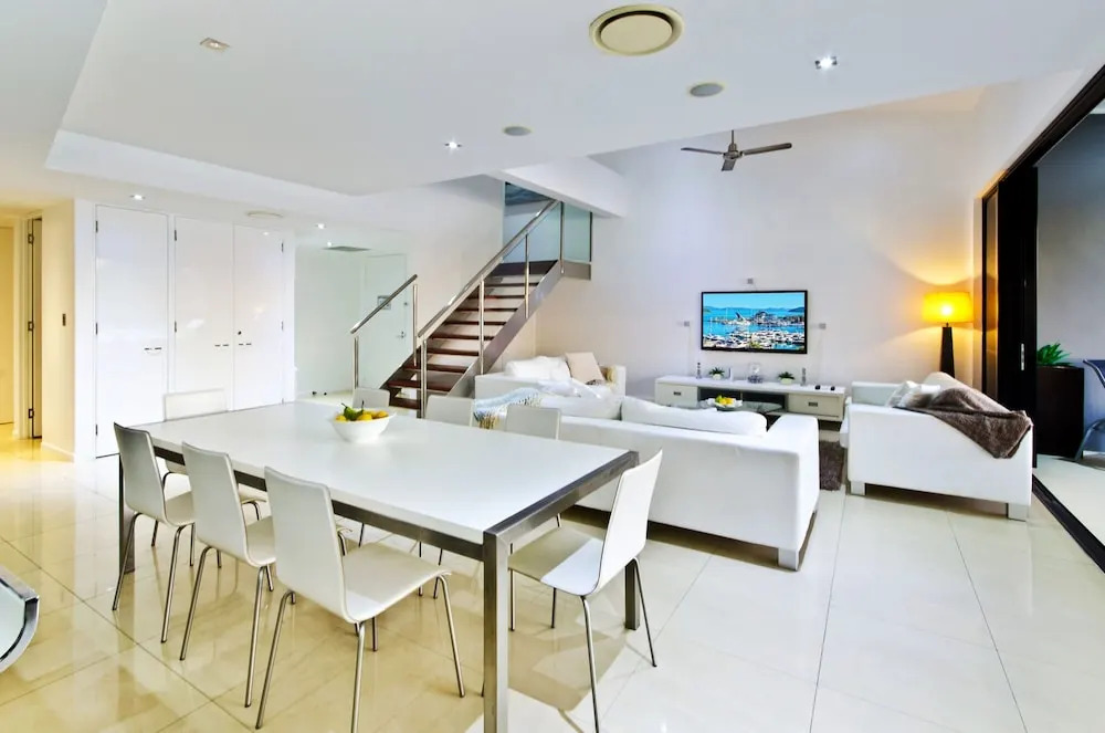 Villa 4 The Edge Oceanfront Deluxe 3 Bedroom Near Marina With Golf Bug