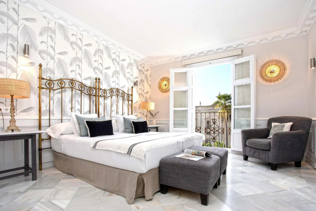 Spectacular 4BD apartment near Alcazar. San Fernando