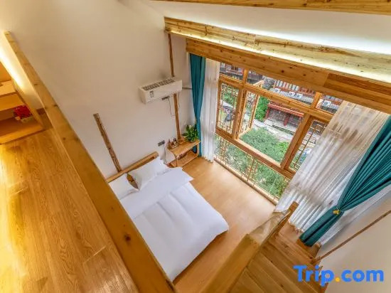 Yunshe Homestay in Qianhu Miao Village, Xijiang