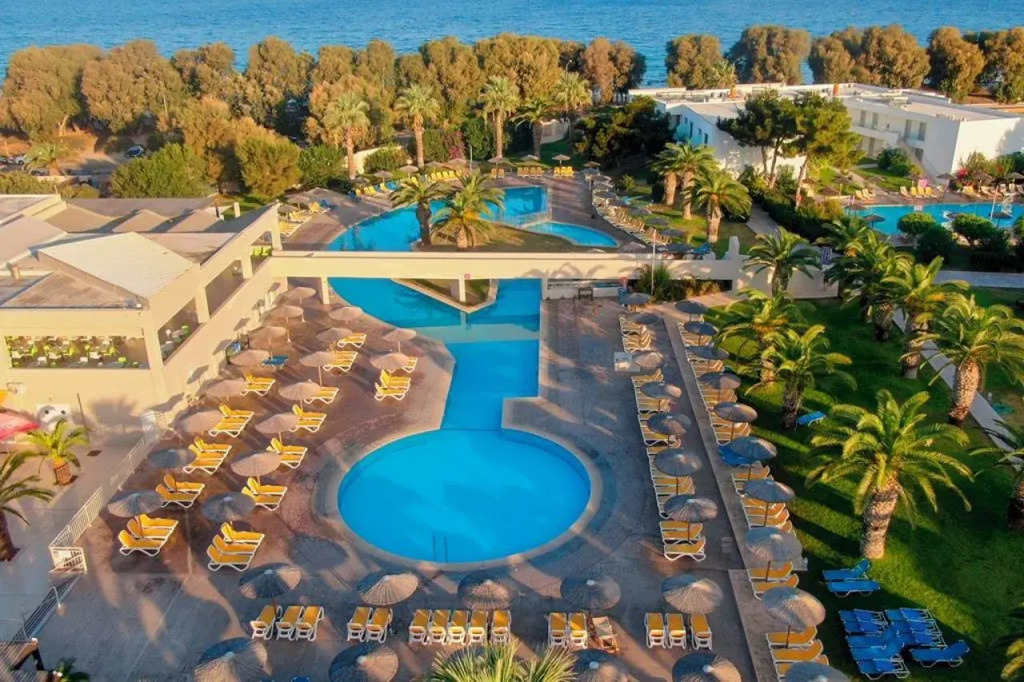 Akti Coast Club