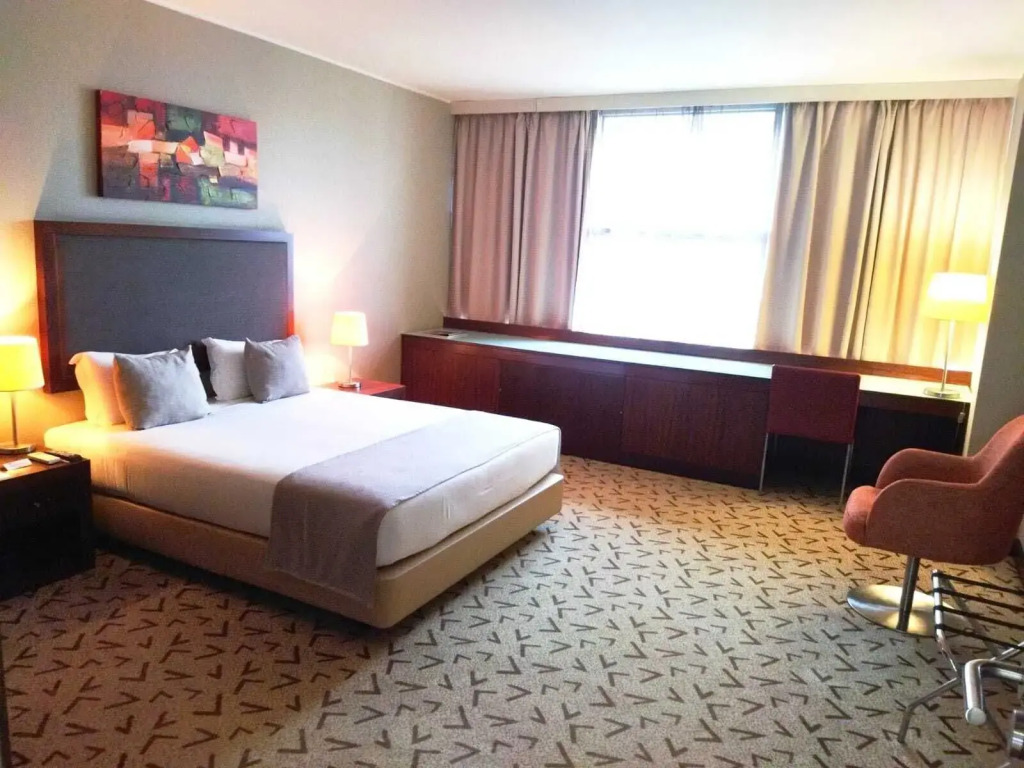 Skyna Hotel