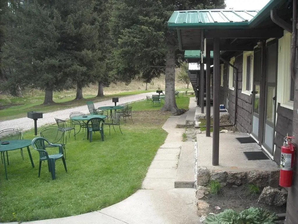 Calamity Peak Lodge