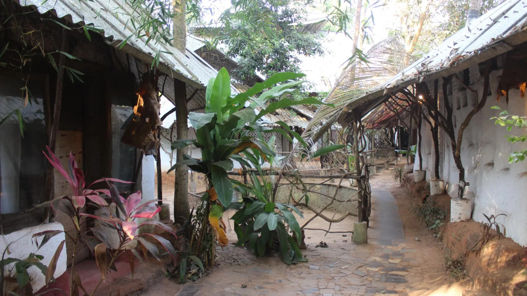 Saraya Art Cafe B&B