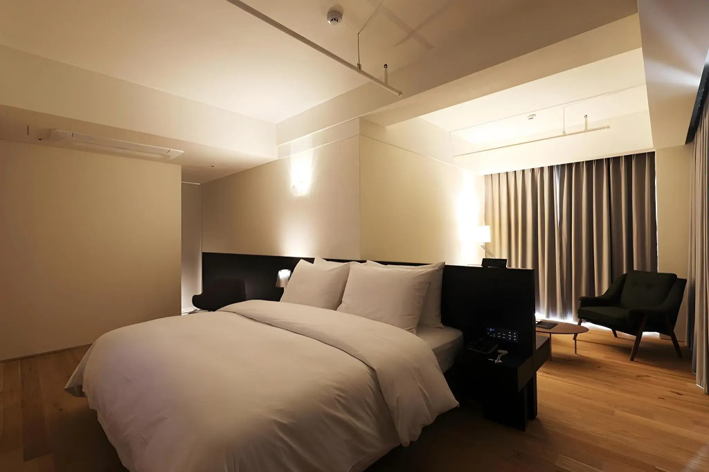 Hotel 498