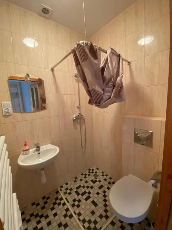 Leonardo Guesthouse
