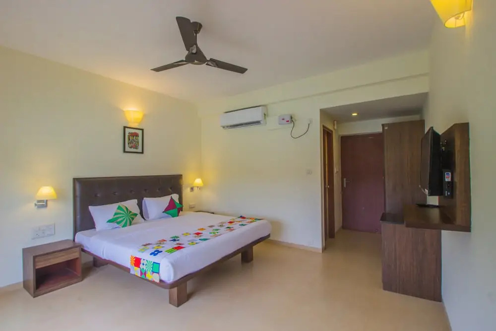 OYO 16157 Home Casa Laguna Lake View Studio