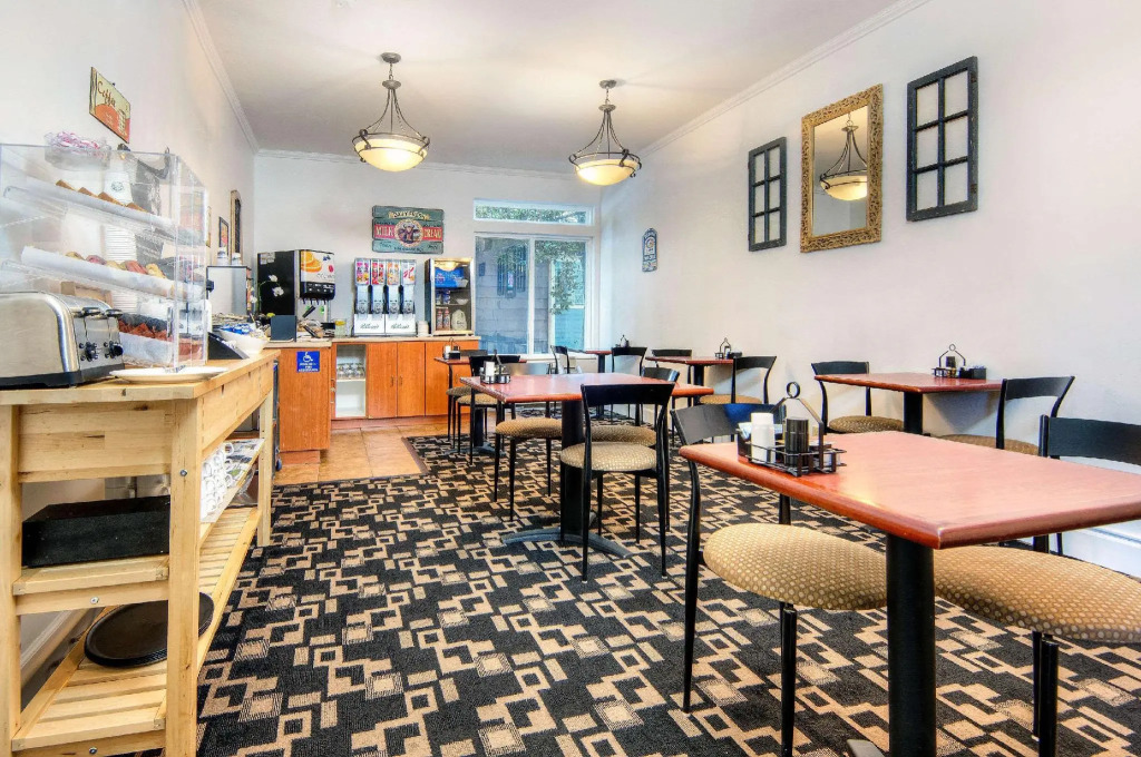 Aggie Inn, Ascend Hotel Collection