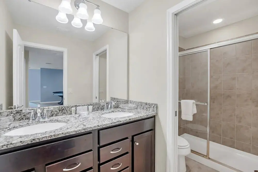 Perfect Location, Beautiful and Spacious 8BD Home, Free Waterpark! #8so884