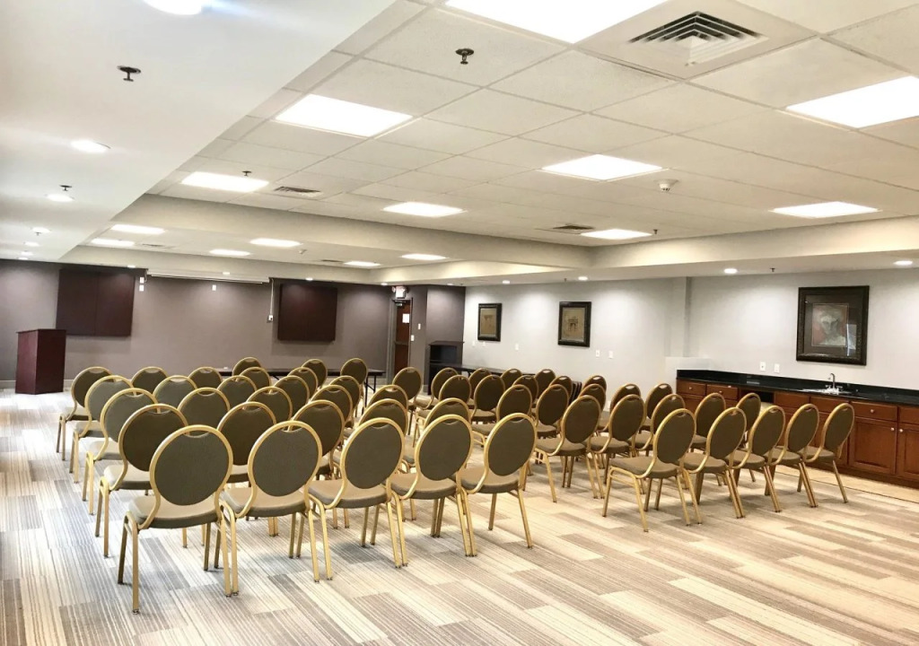 Holiday Inn Express & Suites Somerset Central by IHG