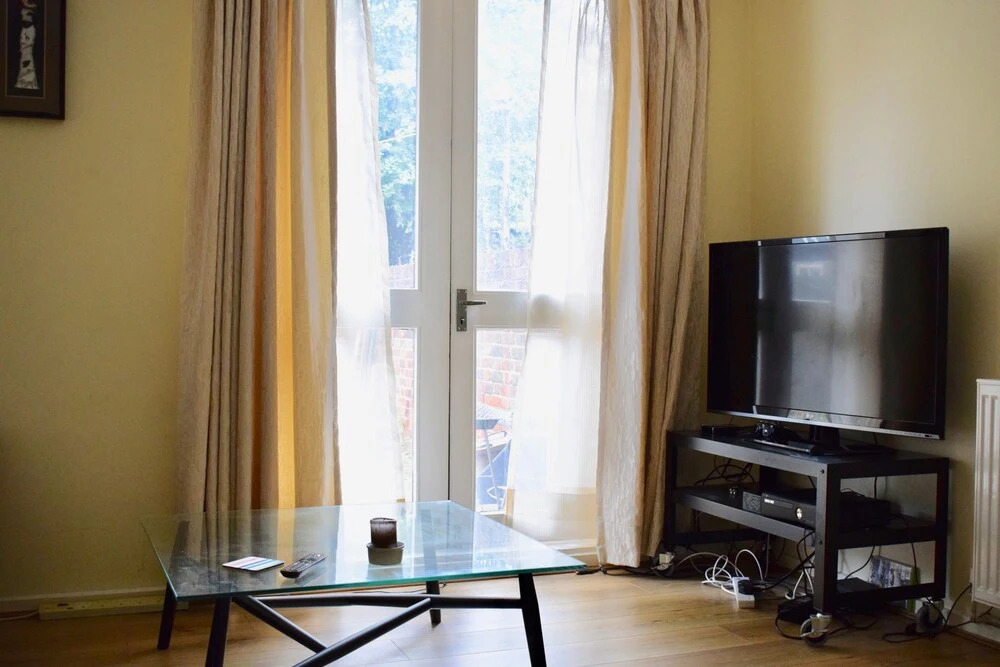 Modern 3 Bedroom Flat in Southwark