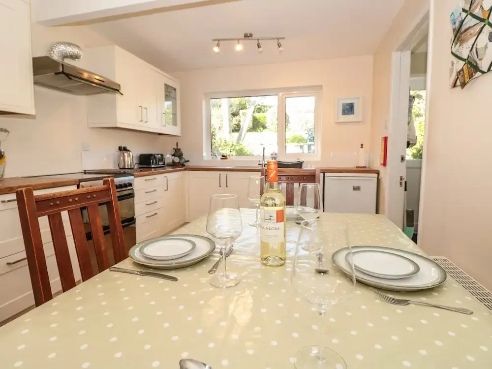33 Weymouth Park