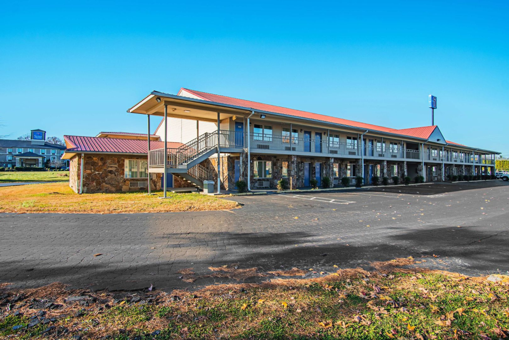 Motel 6 Manchester TN