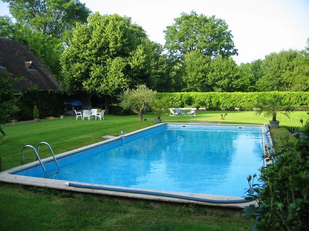 House With 2 Bedrooms in Saint Branchs, With Pool Access, Furnished Ga