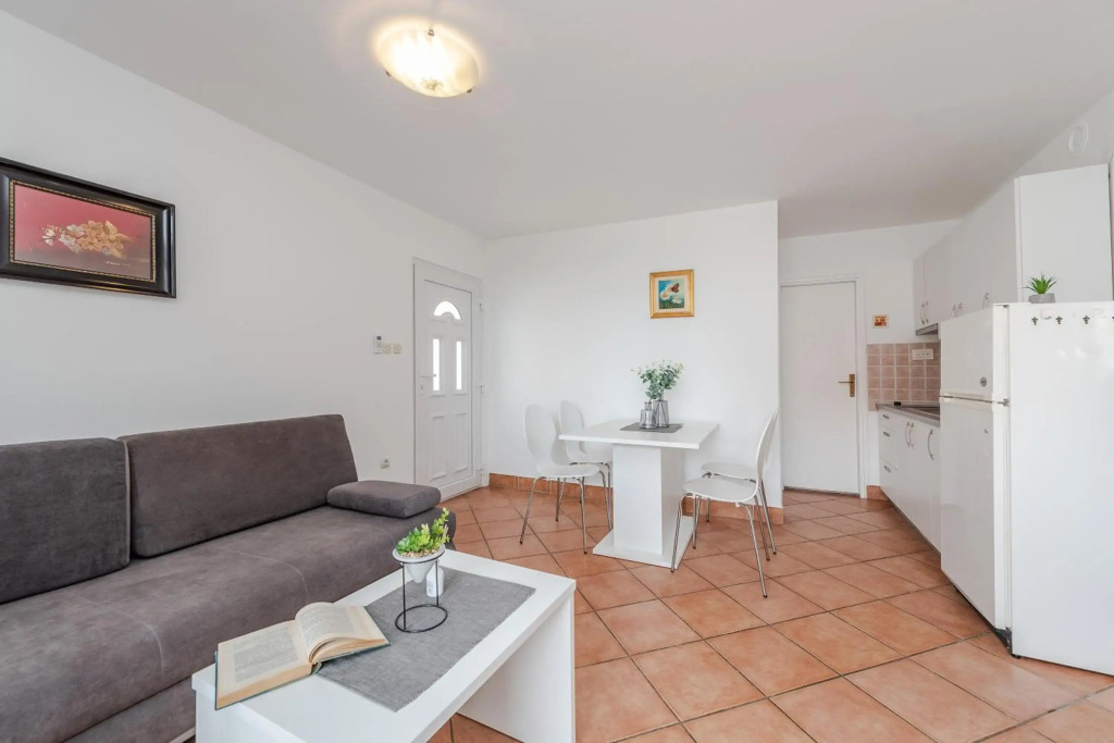 Vesna 1 city central apartment