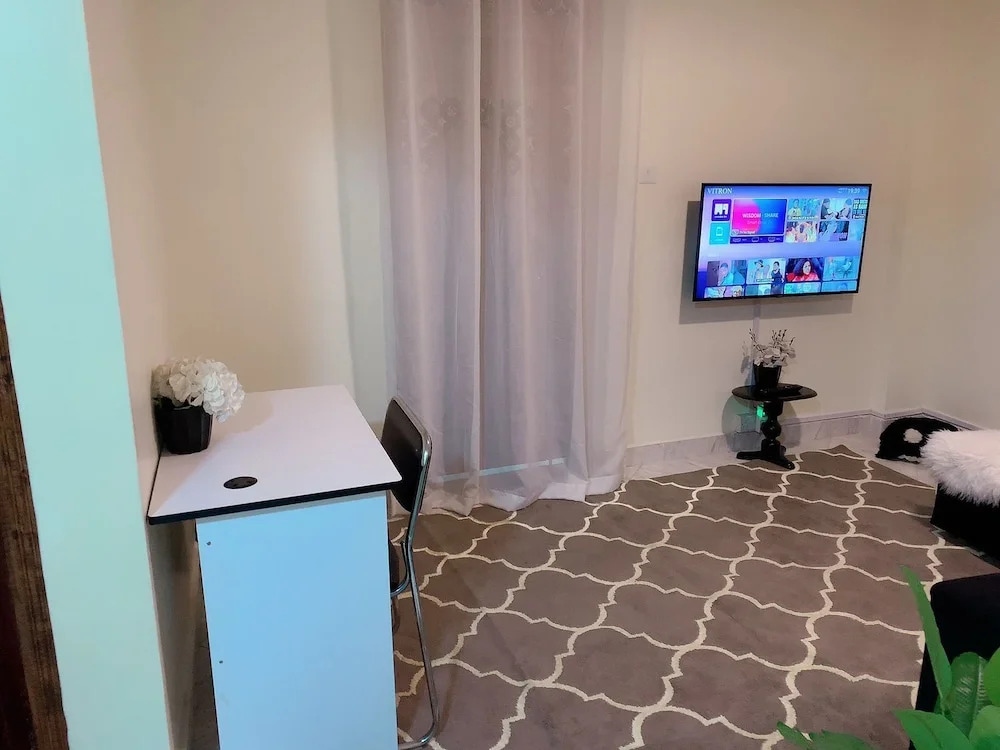 Lux Suites Dublin Suites Utawala