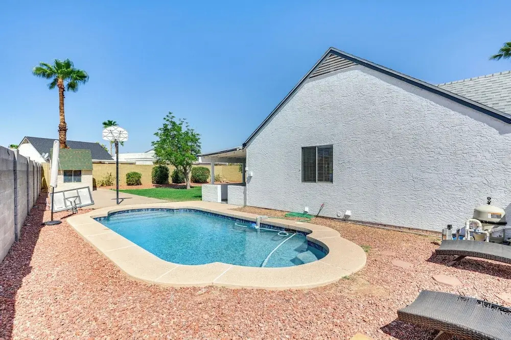 Glendale Home w/ Pool, Basketball + Bbq!