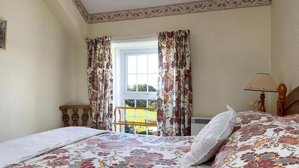 Dinas Cottage