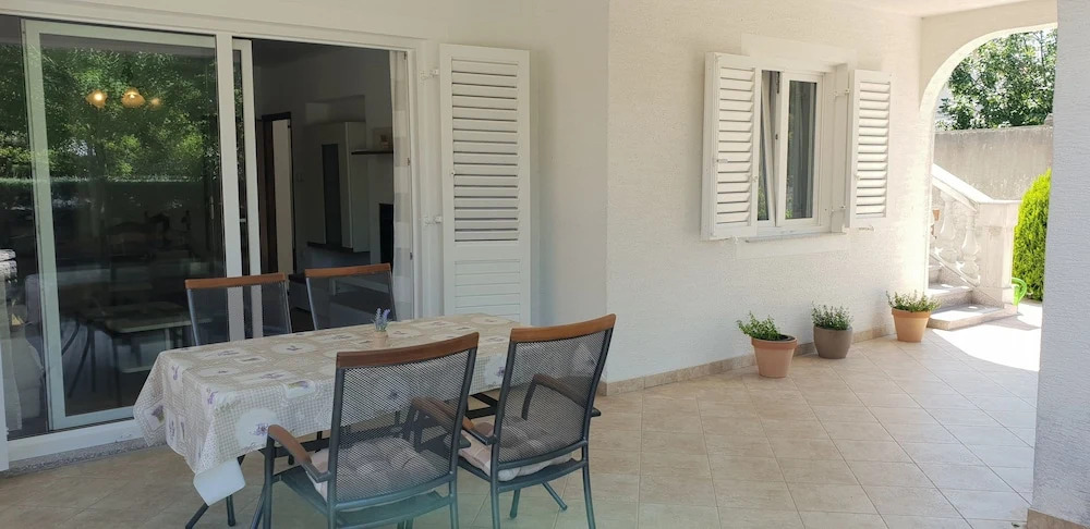 Apartment Ljiljana