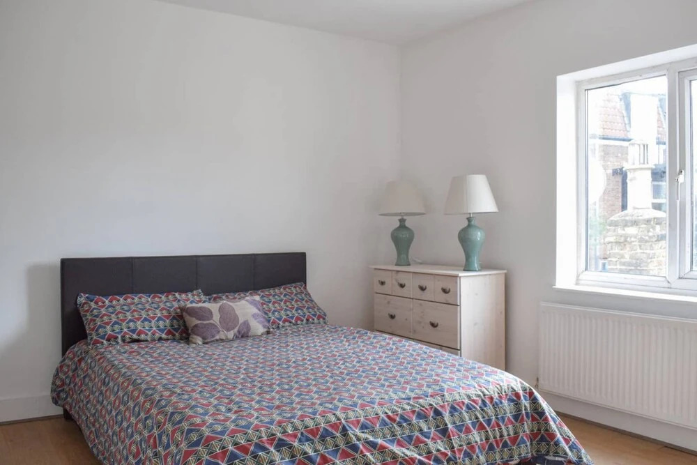 Refurbished 2 Bedroom Victorian Cottage In Royal Docks