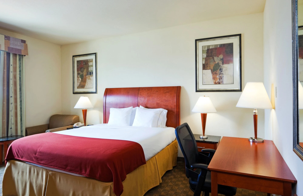 Holiday Inn Express Hotel and Suites Fairfield-North by IHG
