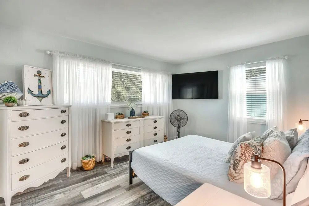 Ormond Beach Getaway, Walk to Coast & Restaurants!